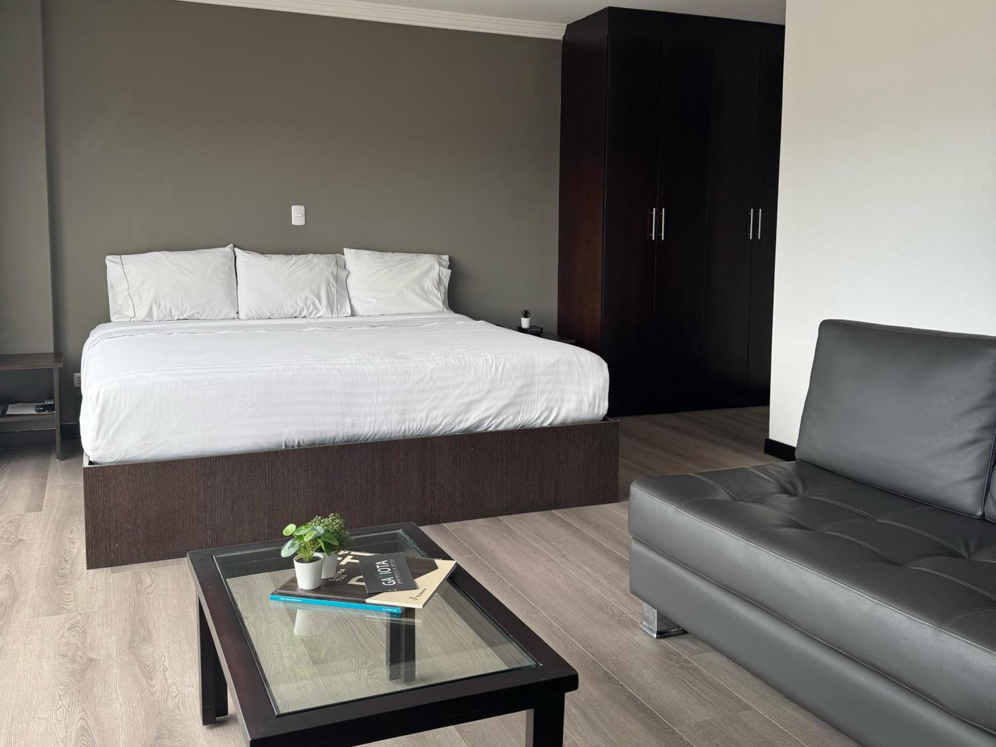 Gaviota Apartments & Suites Куенка Екстер'єр фото