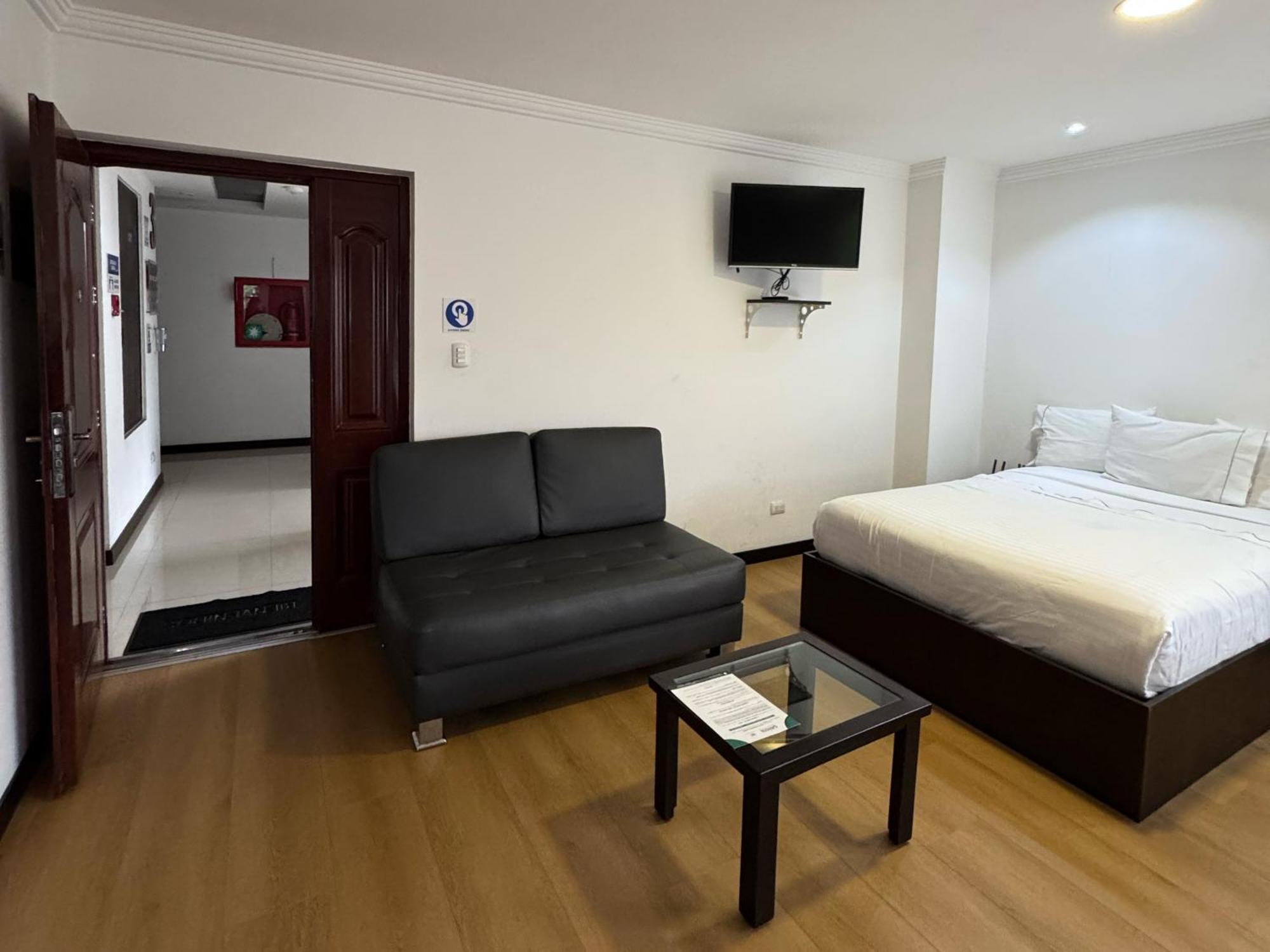 Gaviota Apartments & Suites Куенка Екстер'єр фото