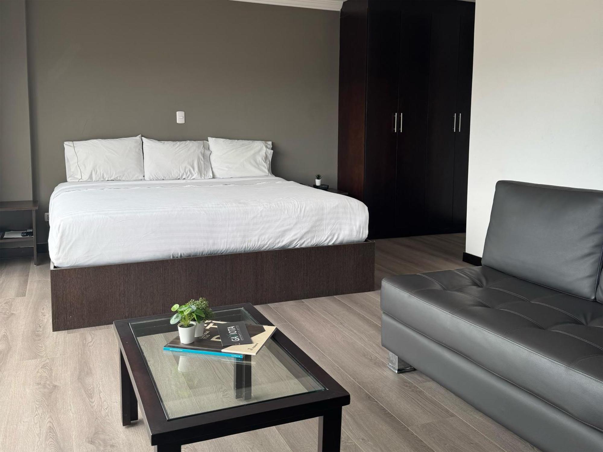 Gaviota Apartments & Suites Куенка Екстер'єр фото